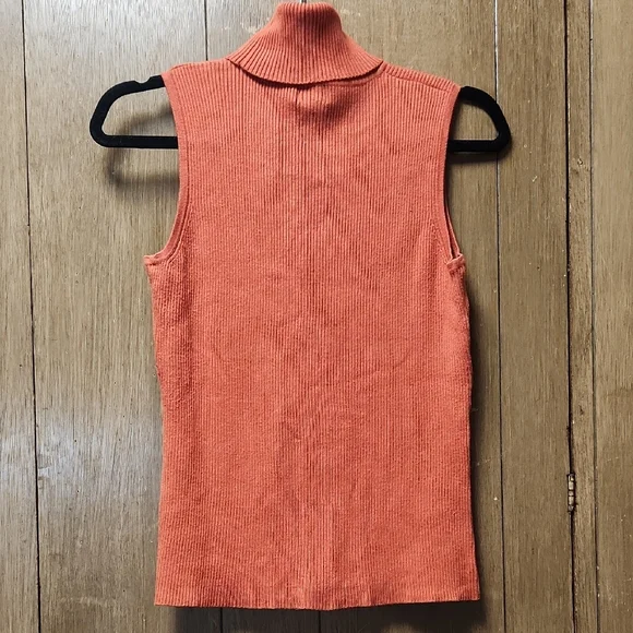 Elegant Coral Turtleneck Sweater - Picture 4 of 4